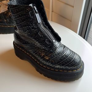 Dr. Martens Sinclair Croc Platform Boots Silver Gunmetal